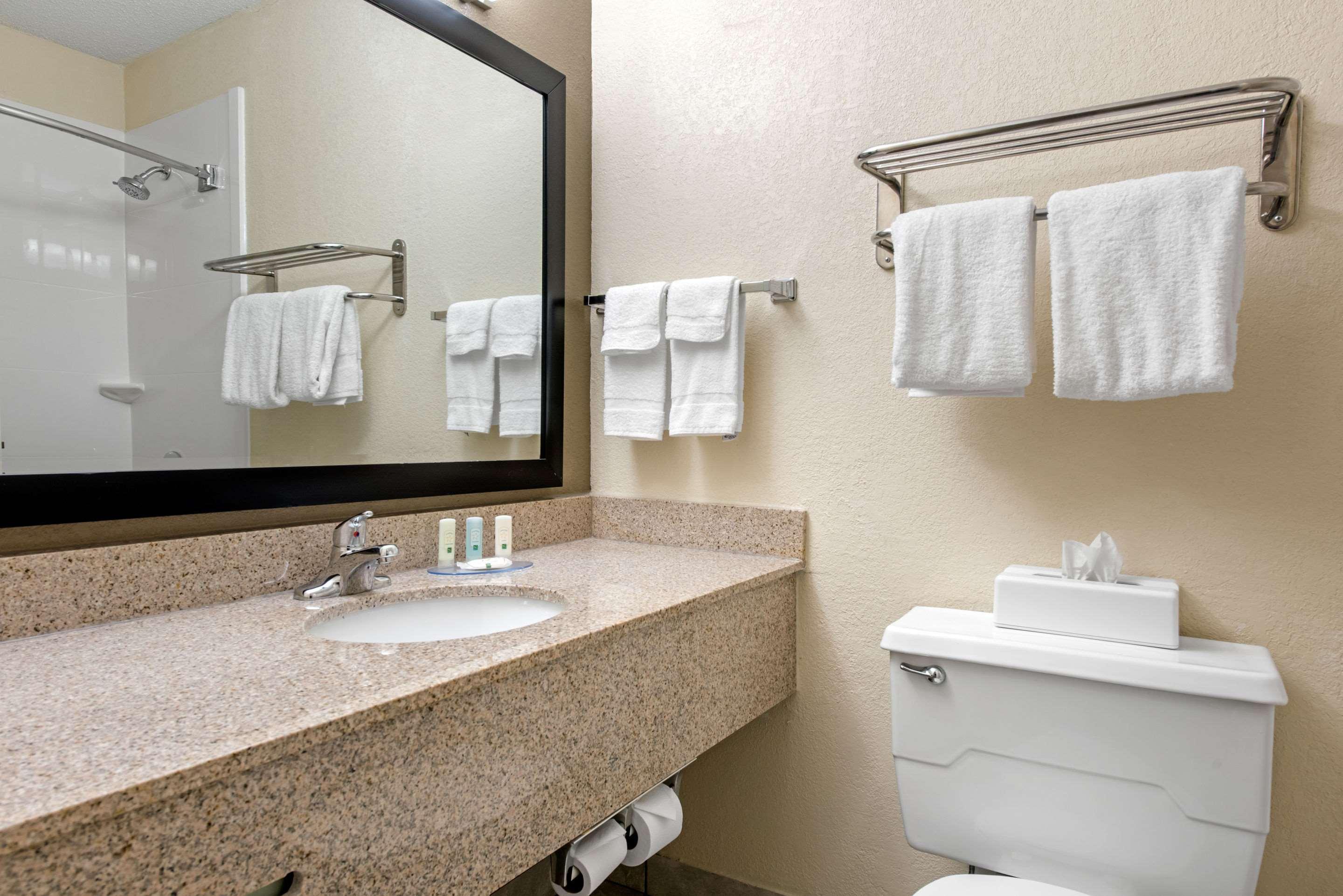 Quality Inn & Suites Lafayette I-65 Exteriör bild