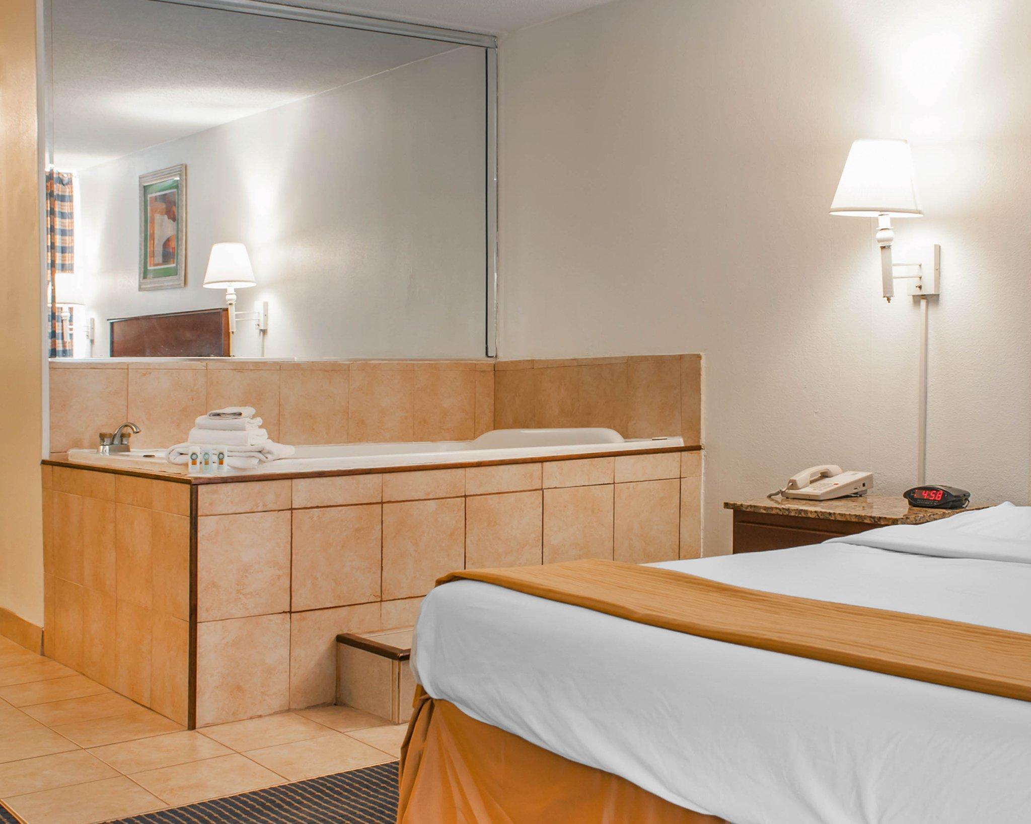 Quality Inn & Suites Lafayette I-65 Exteriör bild