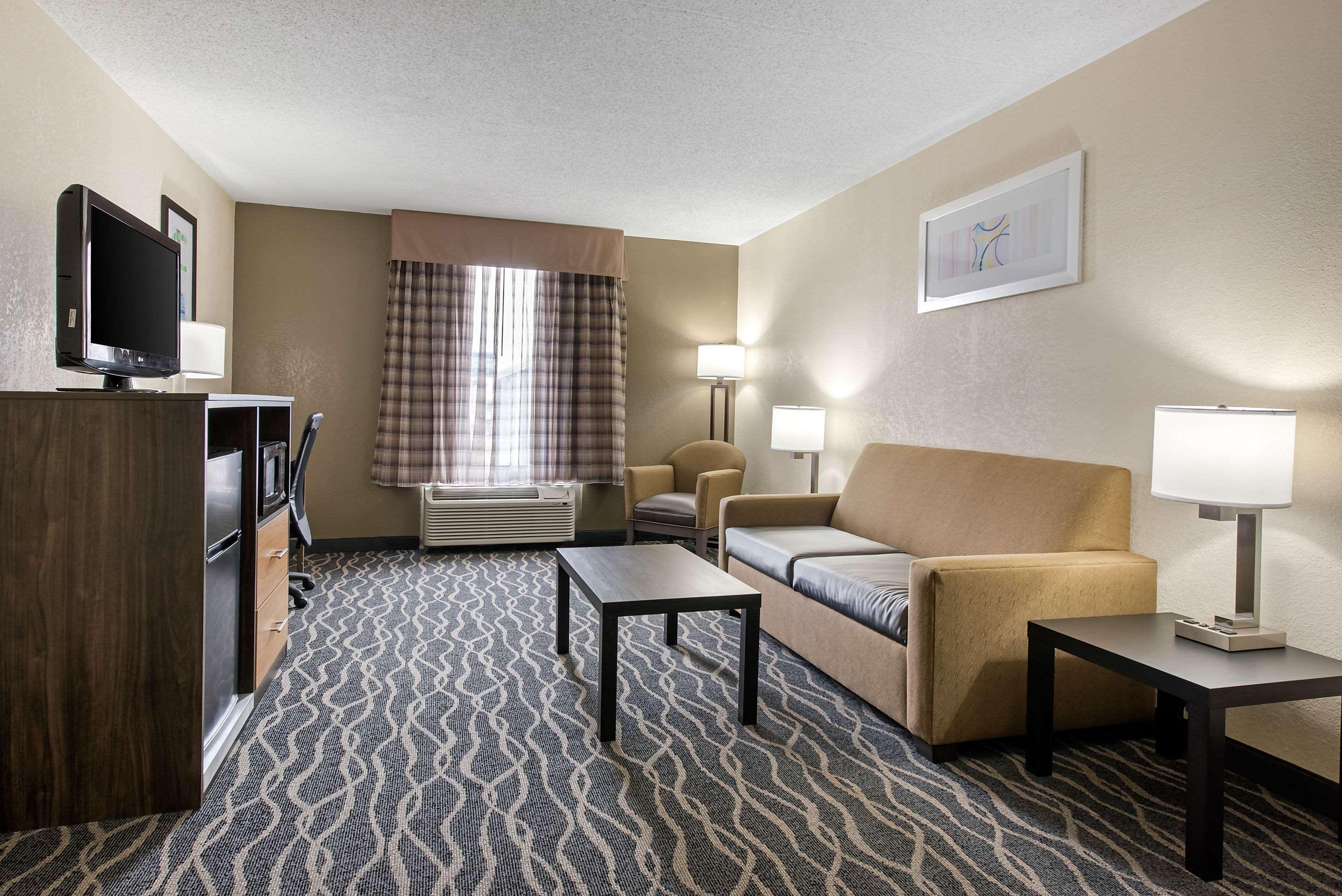Quality Inn & Suites Lafayette I-65 Exteriör bild