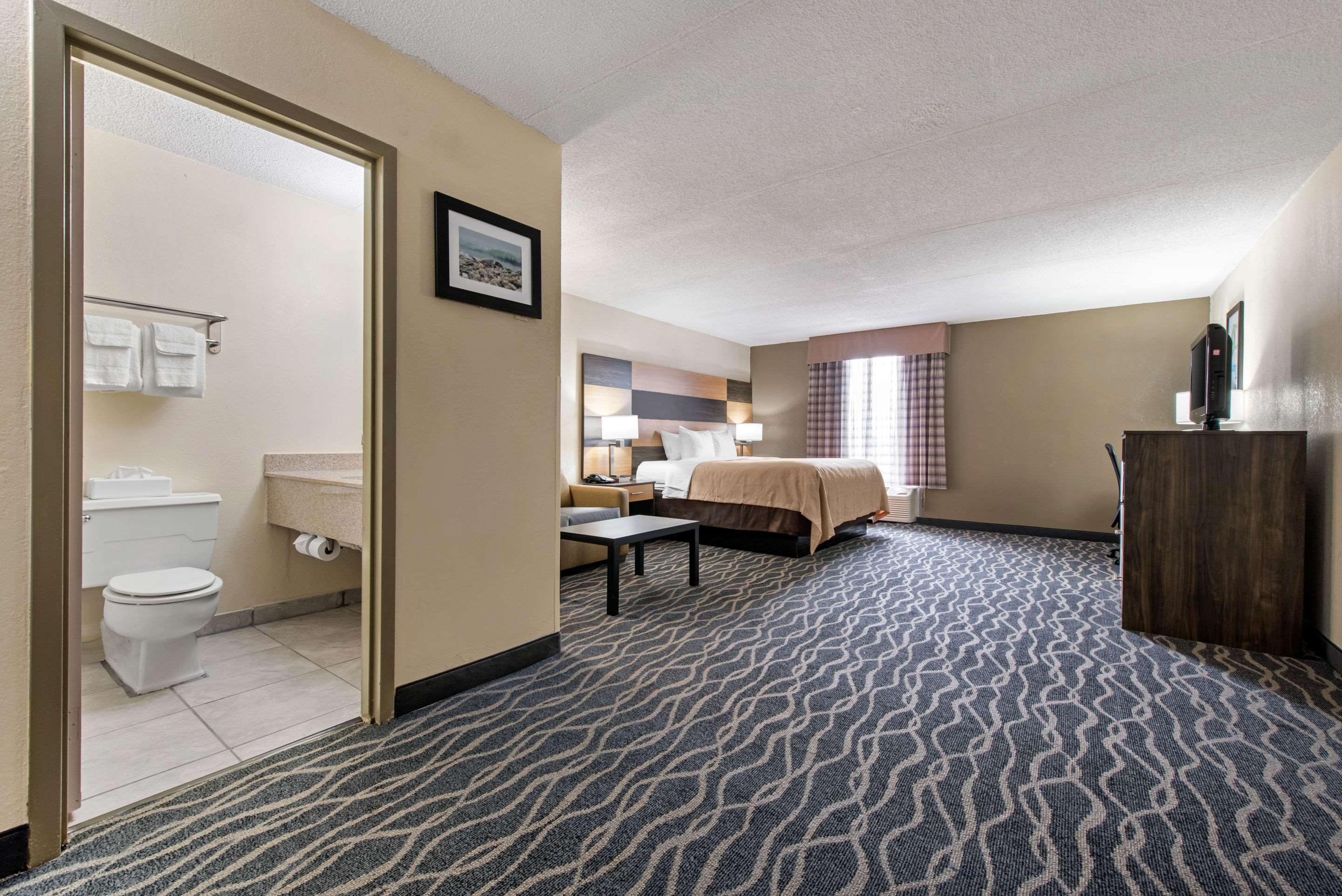 Quality Inn & Suites Lafayette I-65 Exteriör bild