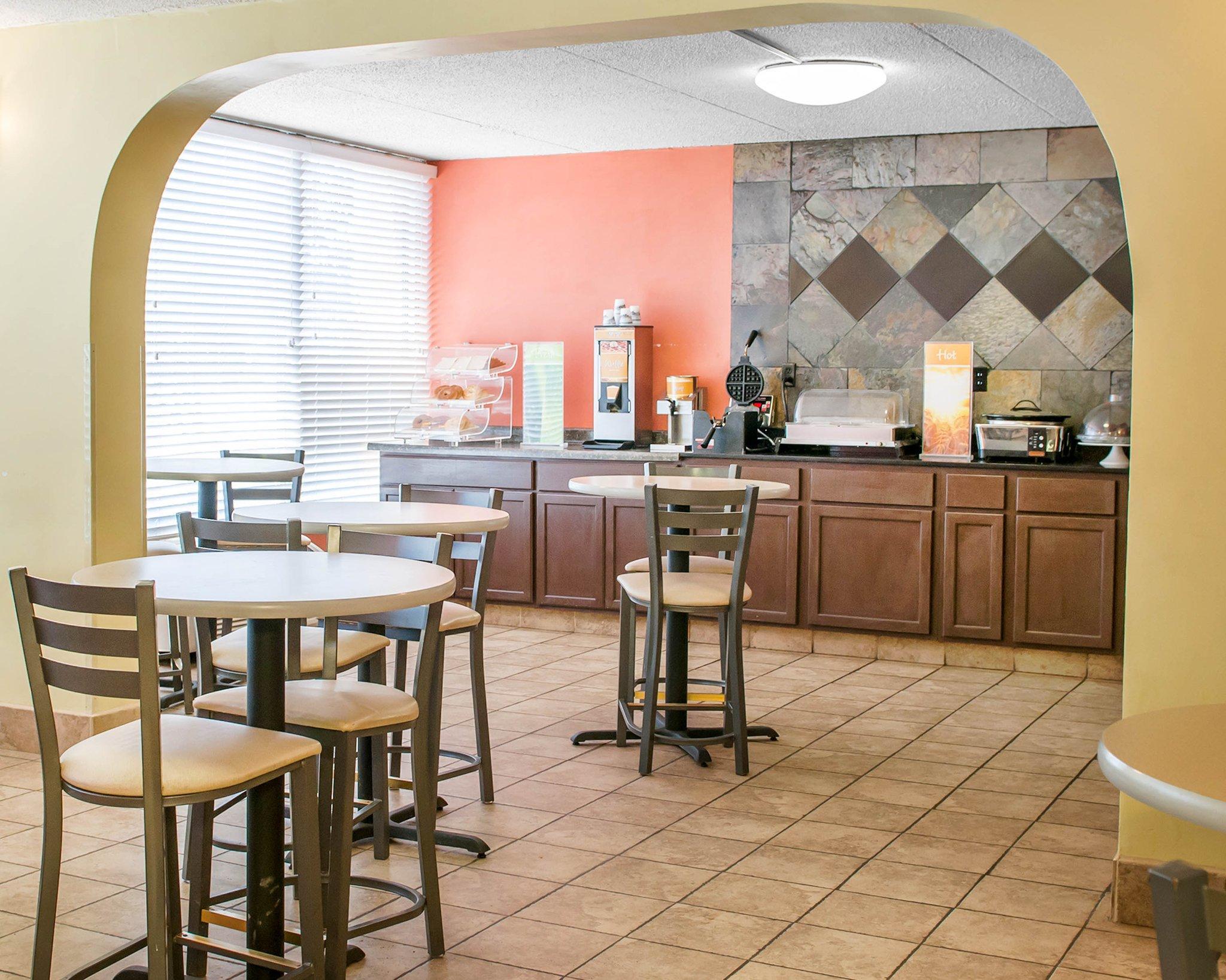 Quality Inn & Suites Lafayette I-65 Exteriör bild