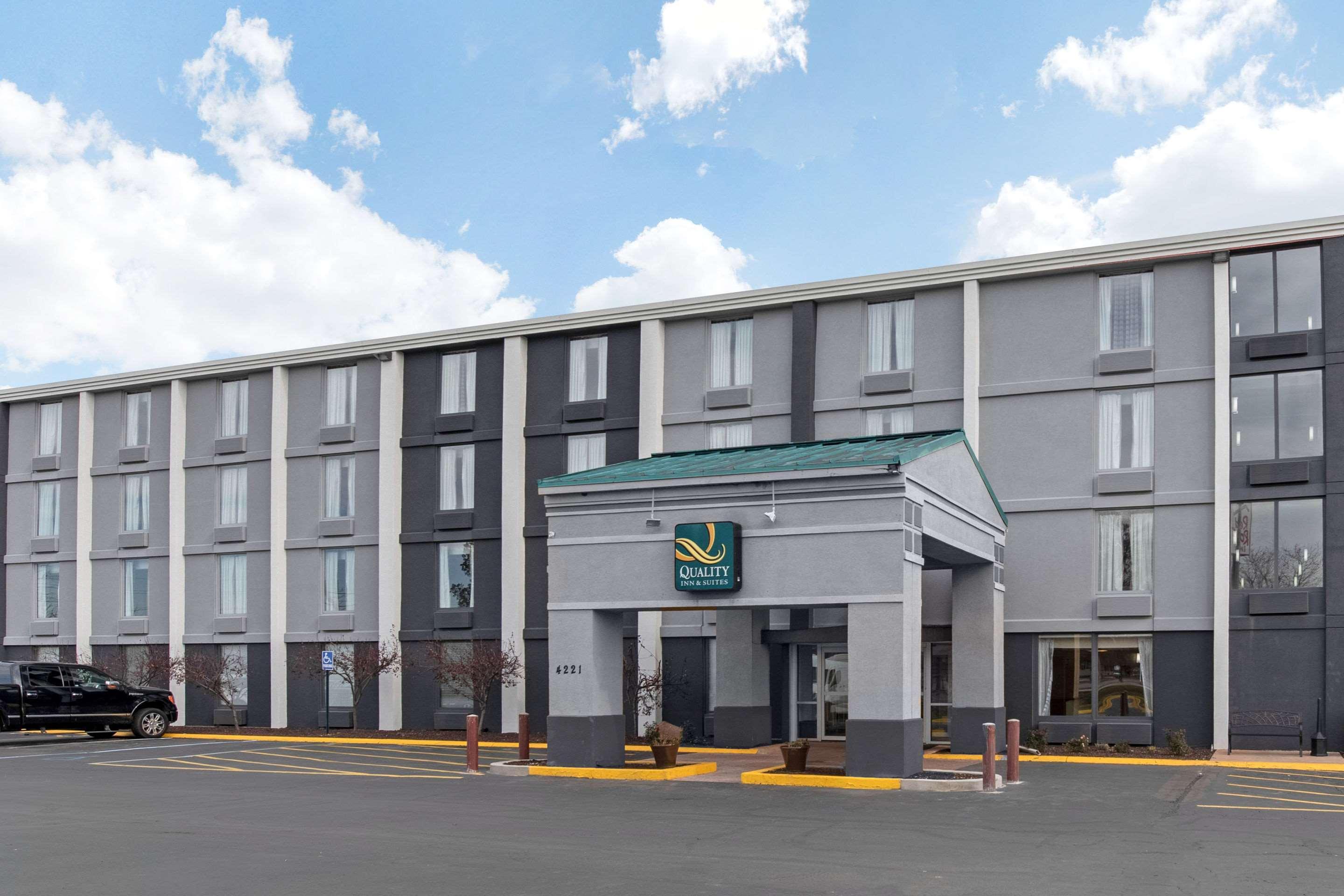 Quality Inn & Suites Lafayette I-65 Exteriör bild