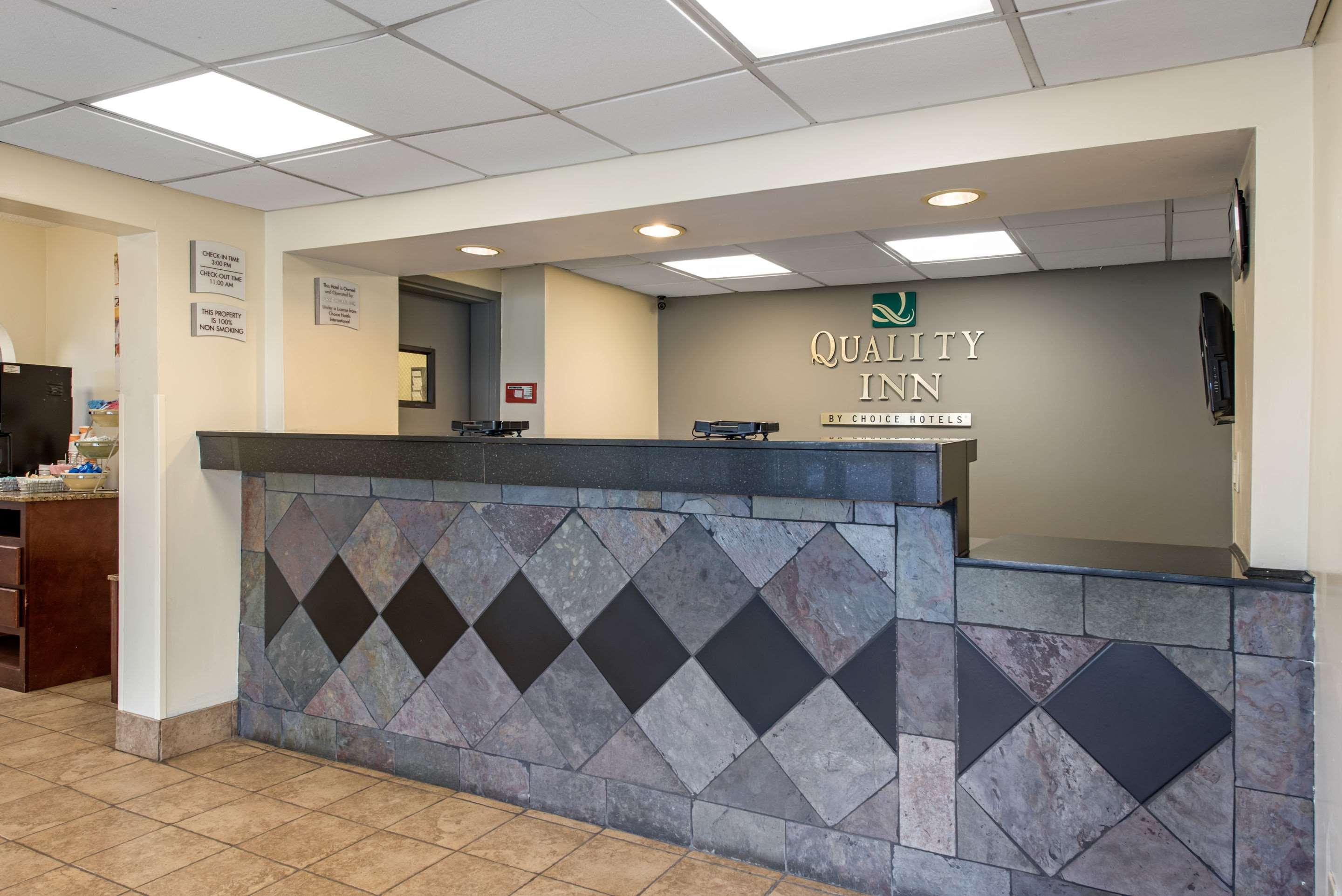 Quality Inn & Suites Lafayette I-65 Exteriör bild
