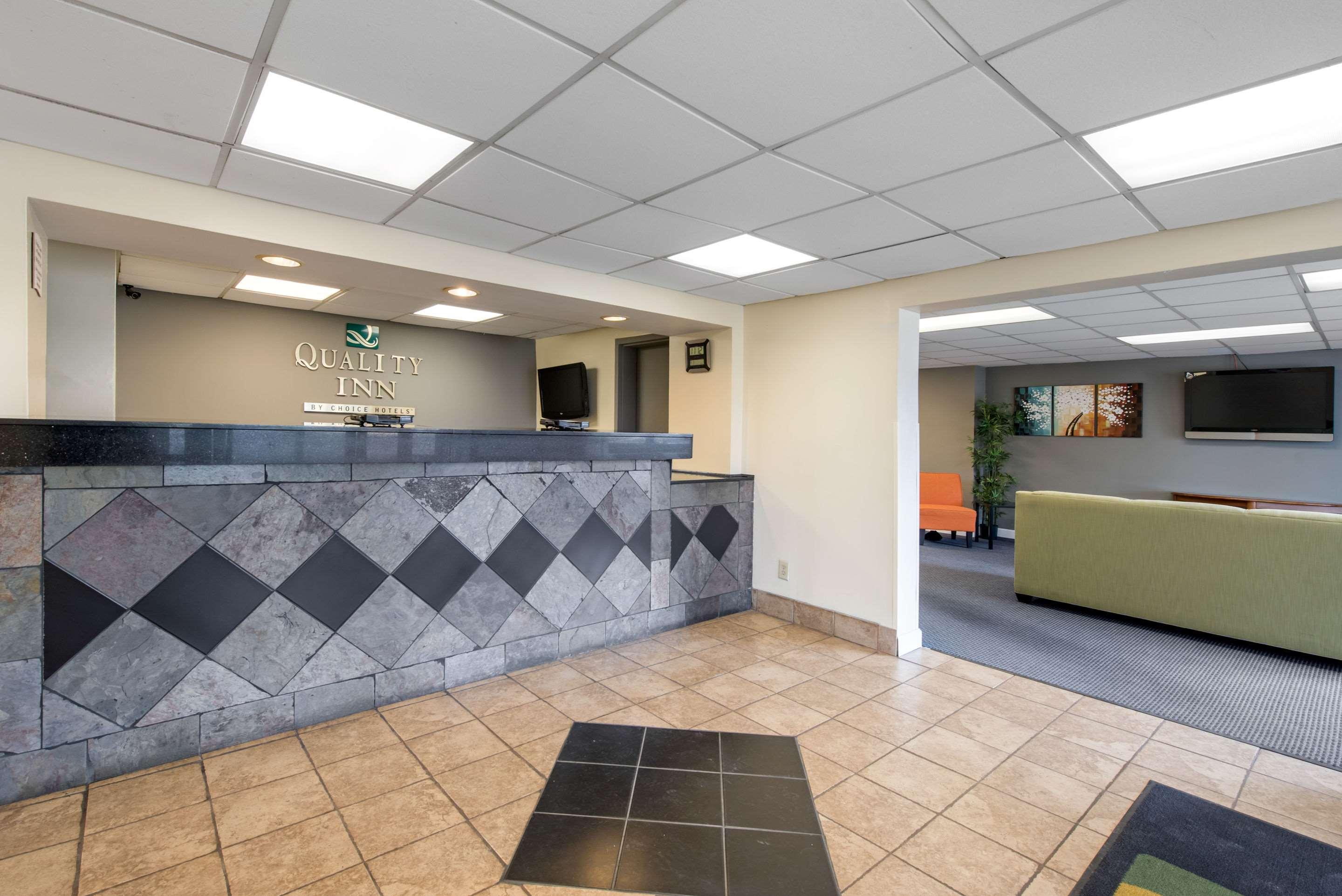 Quality Inn & Suites Lafayette I-65 Exteriör bild