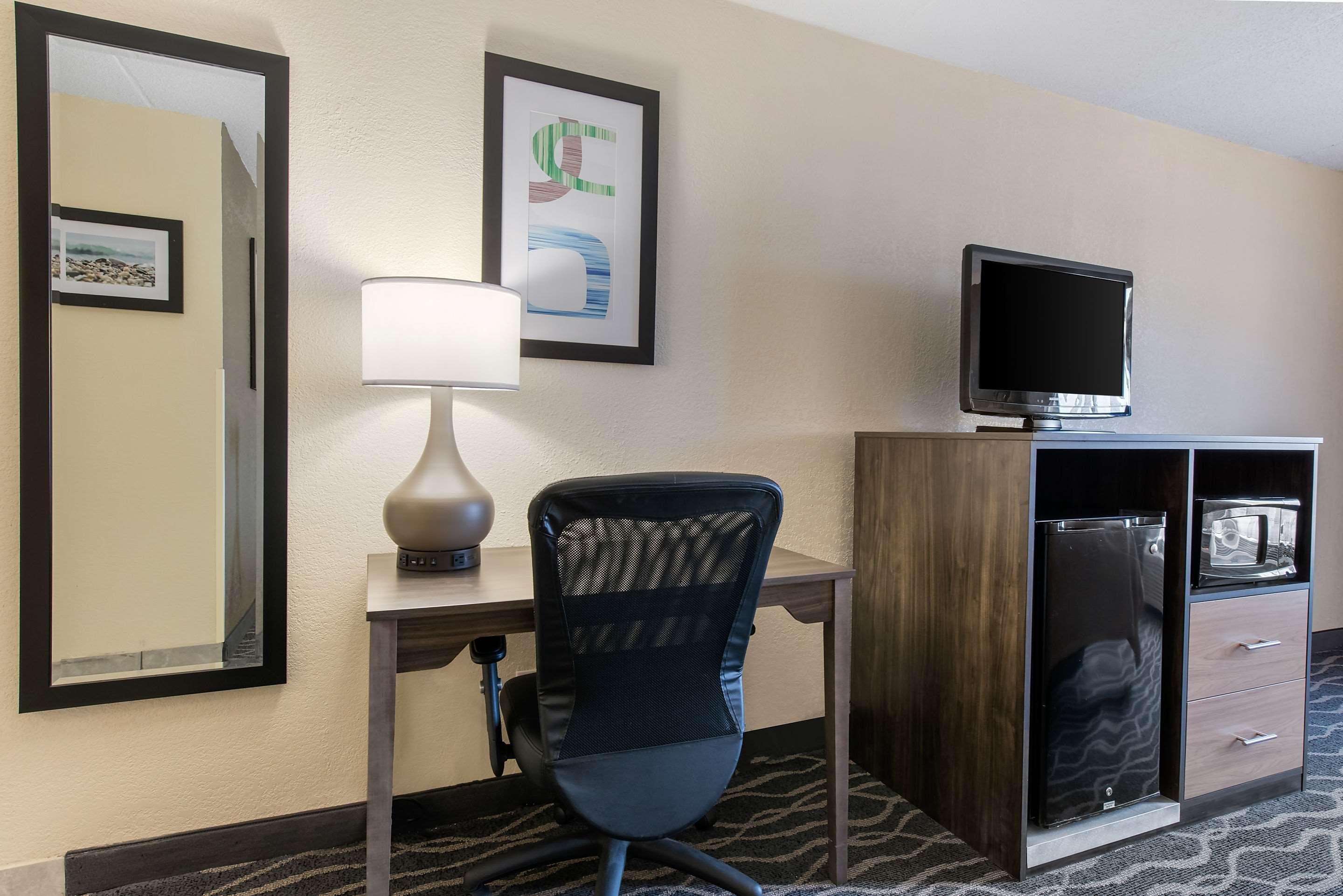 Quality Inn & Suites Lafayette I-65 Exteriör bild