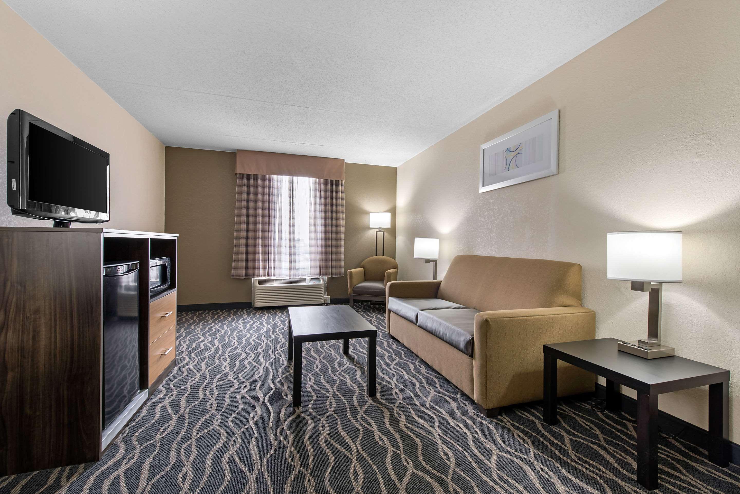 Quality Inn & Suites Lafayette I-65 Exteriör bild