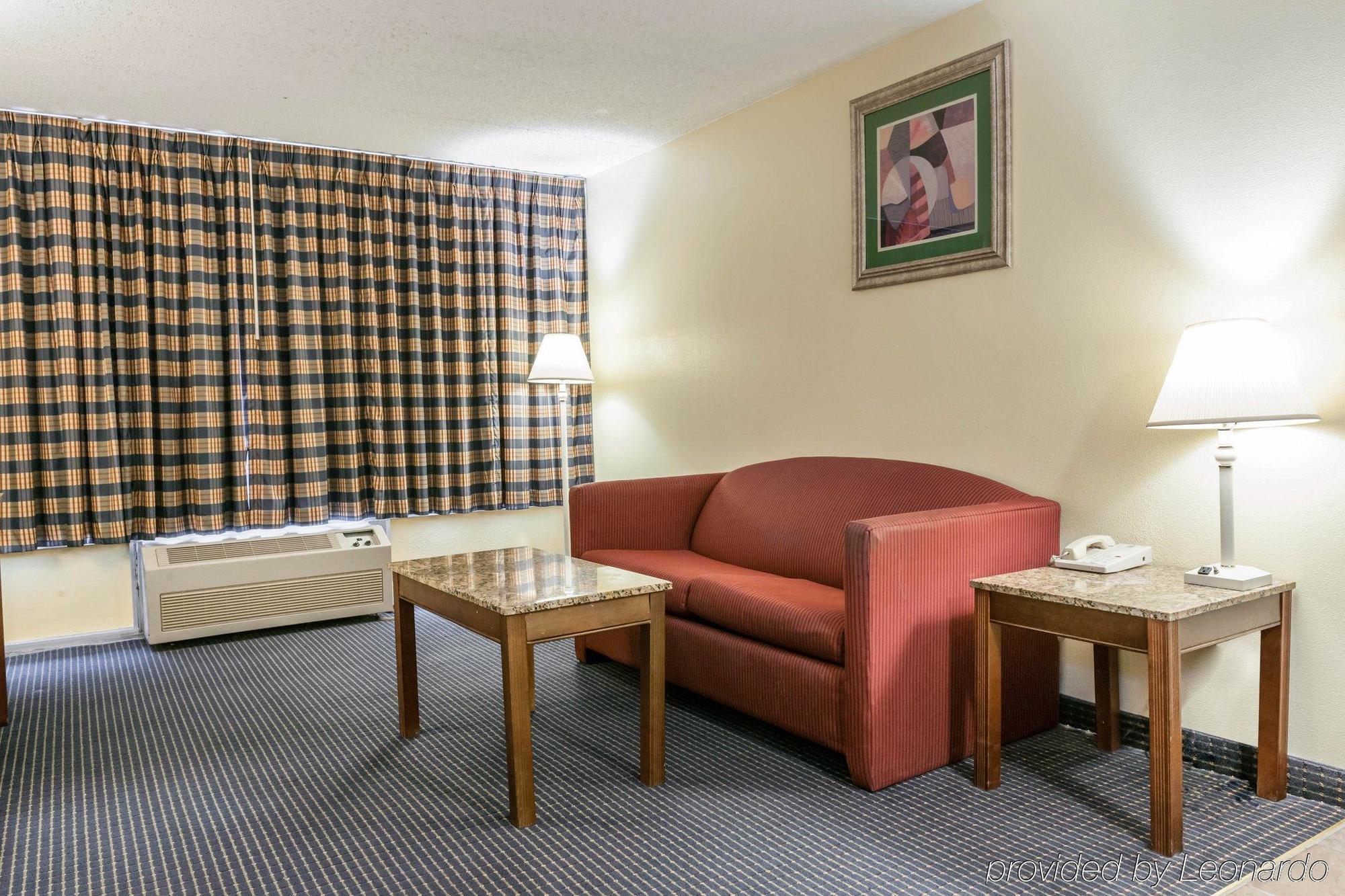 Quality Inn & Suites Lafayette I-65 Exteriör bild