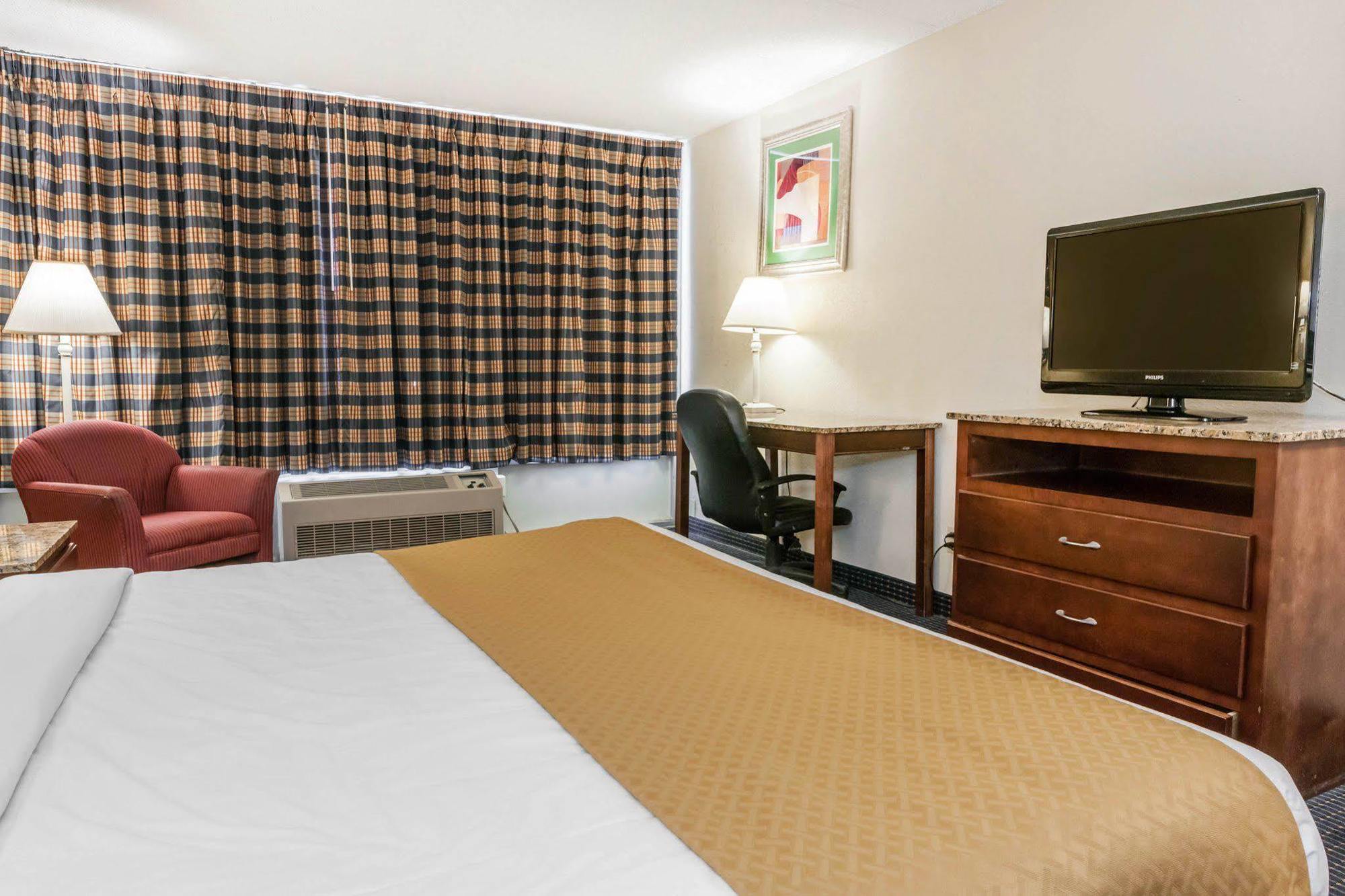 Quality Inn & Suites Lafayette I-65 Exteriör bild